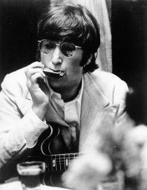 M592016 John Lennon Губная гармошка коллекционная Hohner - M592016 John Lennon Губная гармошка коллекционная Hohner