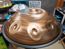 Hand Pan Shamanic F2 Low Pygmy 23" (58 см) из нержавеющей стали в кейсе - Hand Pan Shamanic F2 Low Pygmy 23" (58 см) из нержавеющей стали в кейсе