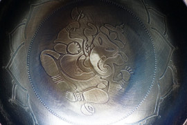 IN99PGG22 Поющая Чаша, 22см, гравировка Ганеша, INOY - IN99PGG22 Поющая Чаша, 22см, гравировка Ганеша, INOY