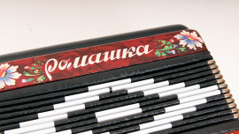 S20XL-C-RED Гармонь "Ромашка" 15х12-I, красная, палехская роспись, Шуйская гармонь - S20XL-C-RED Гармонь "Ромашка" 15х12-I, красная, палехская роспись, Шуйская гармонь